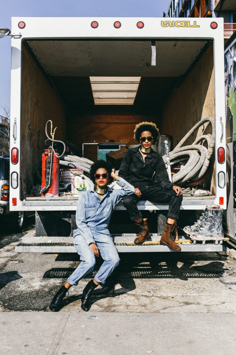 Meet the Twins Behind Coco and Breezy Eyewear