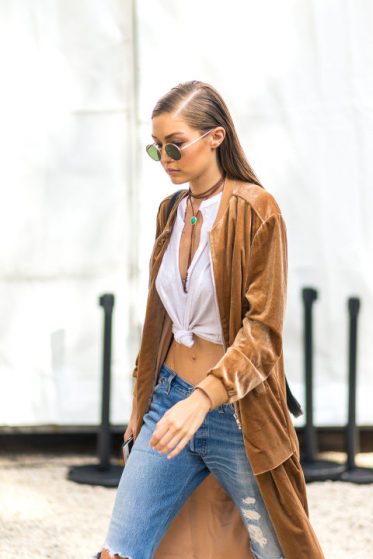 Glasses Frame Trend 2017 at New York Fashion Week Street Style Trend Eyeglasses Fashion