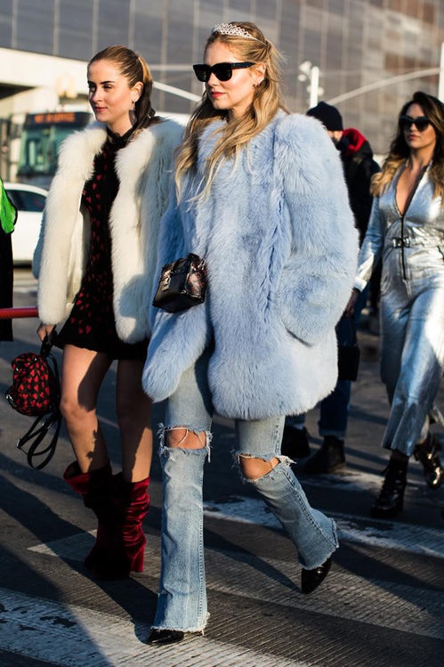 Glasses Frame Trend 2017 at New York Fashion Week Street Style Trend Eyeglasses Fashion