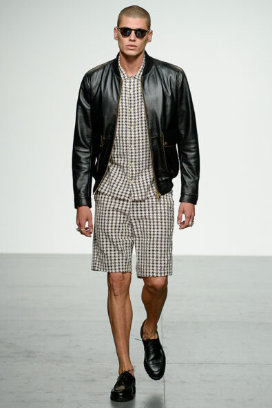 Men's Designer Glasses Trend Spotted on the Runway S/S 18 Balenciaga Balmain Damir Doma Dior Homme Dolce and Gabbana Emporio Armani Fendi Issey Miyake Junya Watanabe Kenzo Marni Moschino Oliver Spencer Paul Smith Prada Thom Browne Versace Frams Glasses Sunglasses Eyewear Style Mens Buy Shop Man Guy