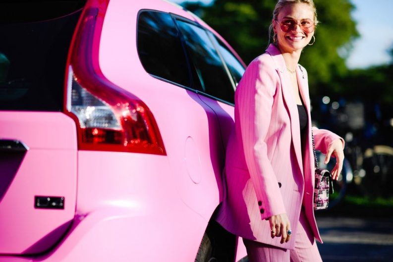 Eyewear Trends Spotted at Copenhagen Fashion Week Spring 2018 Influencer Street Style 90s Oval White Sunglasses Cateye