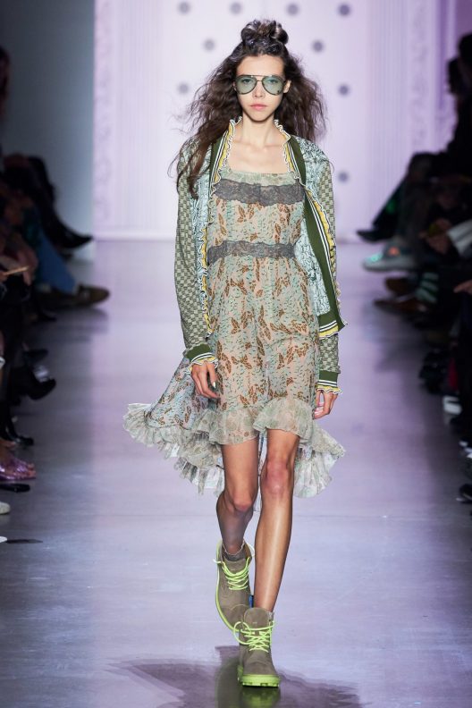 anna sui marc jacobs Sunglasses Trend Spotted at Spring 20 Runway - Follow the Rainbow sunglasses eyewear trend 2020