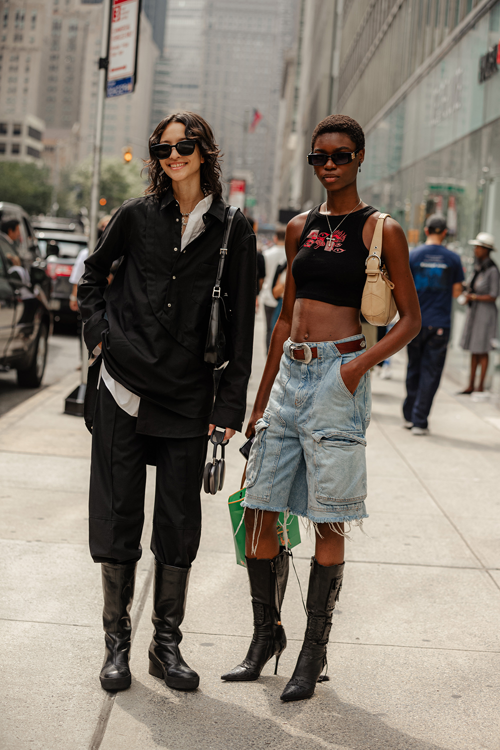 Effortless Chic: Eyewear Spotted on Models Off-Duty During NYFW S/S 24 We Love Glasses Eyewear Trends Expert Influencer0.66666666666667