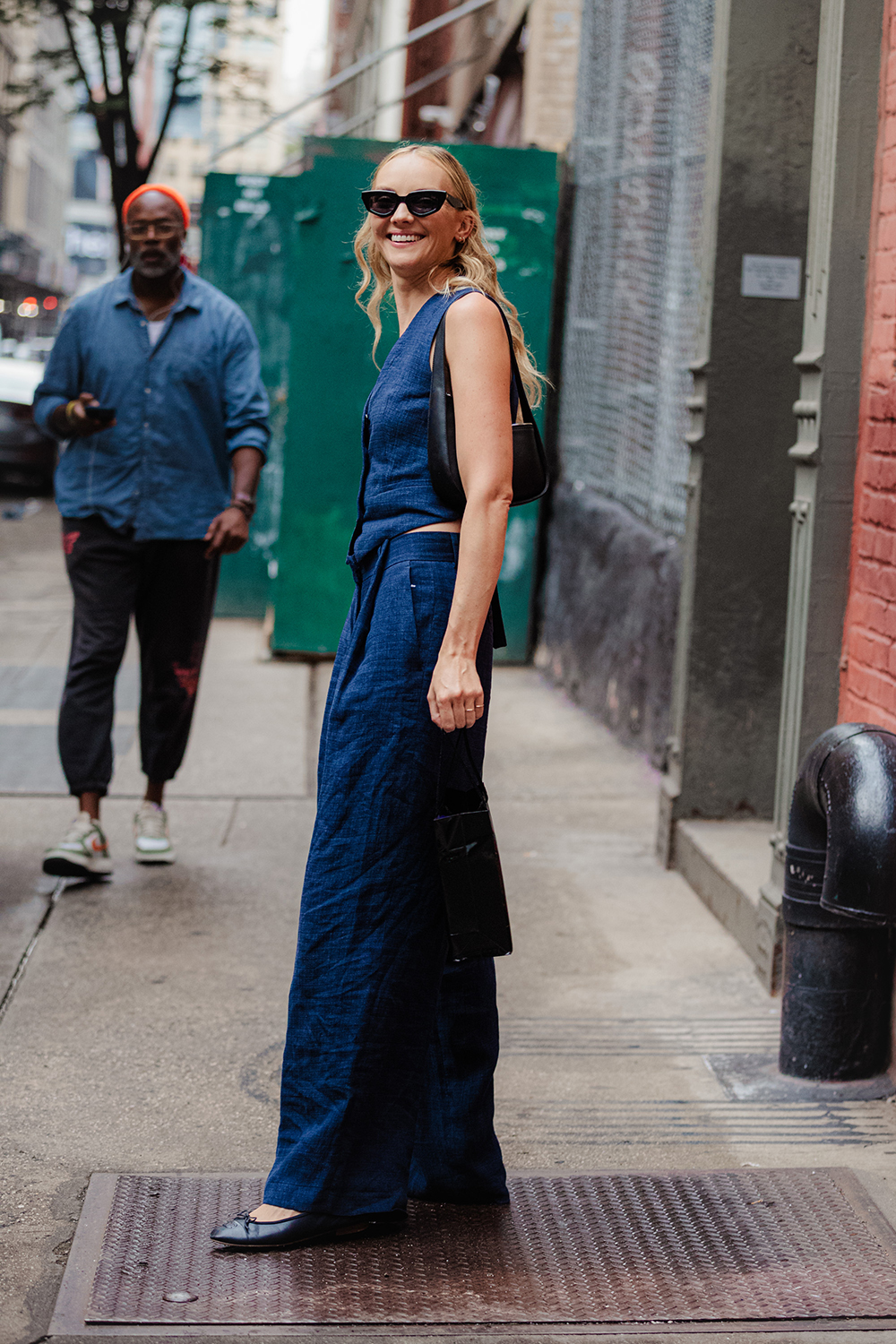 Effortless Chic: Eyewear Spotted on Models Off-Duty During NYFW S/S 24 We Love Glasses Eyewear Trends Expert Influencer 