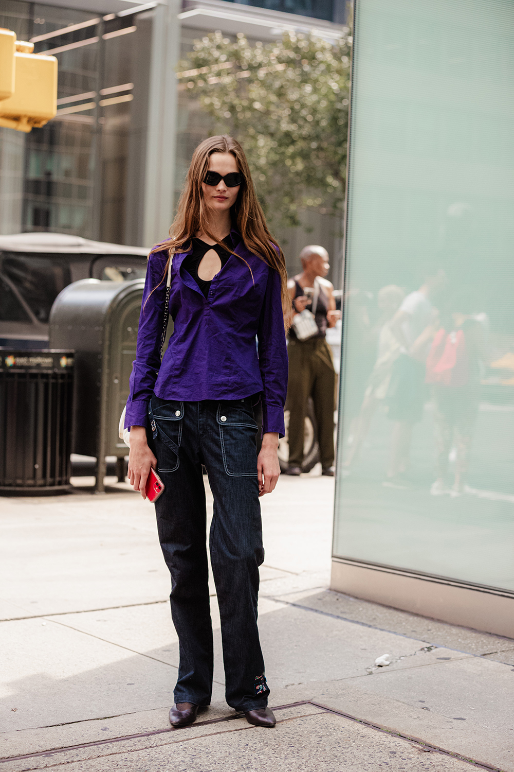 Effortless Chic: Eyewear Spotted on Models Off-Duty During NYFW S/S 24 We Love Glasses Eyewear Trends Expert Influencer 