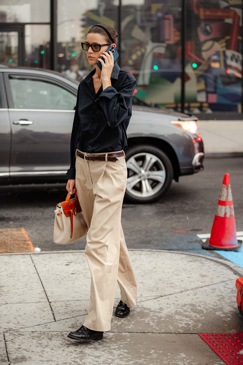 Effortless Chic: Eyewear Spotted on Models Off-Duty During NYFW S/S 24 We Love Glasses Eyewear Trends Expert Influencer 