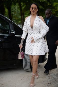 Celebrity Eyewear Street Style at Fashion Week Glasses Trend Gigi Hadid Kendall Jenner Victoria Beckham Rihanna